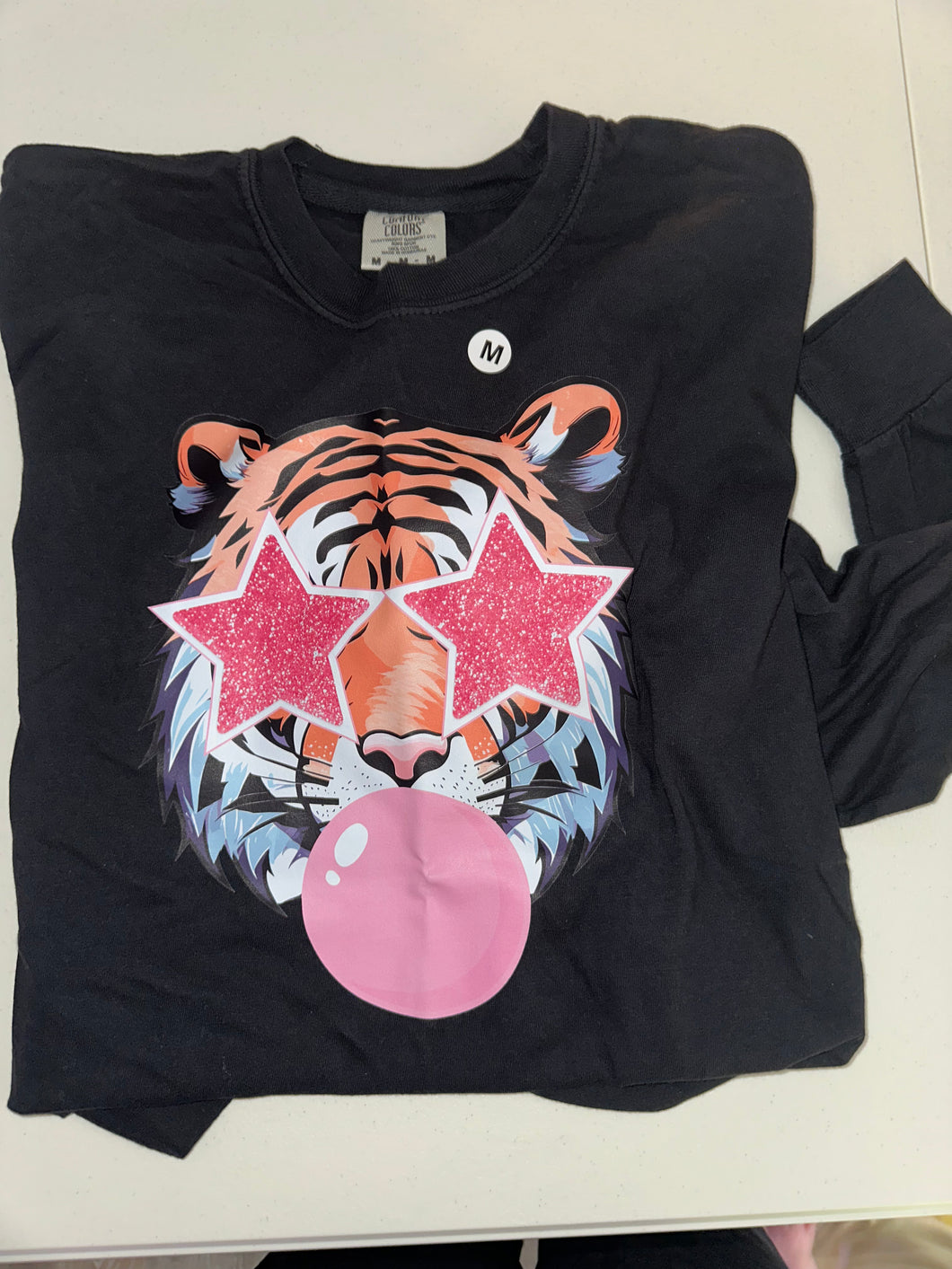 TIGER WITH BUBBLEGUM