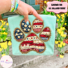 Load image into Gallery viewer, Dog Paw | Quilt | USA
